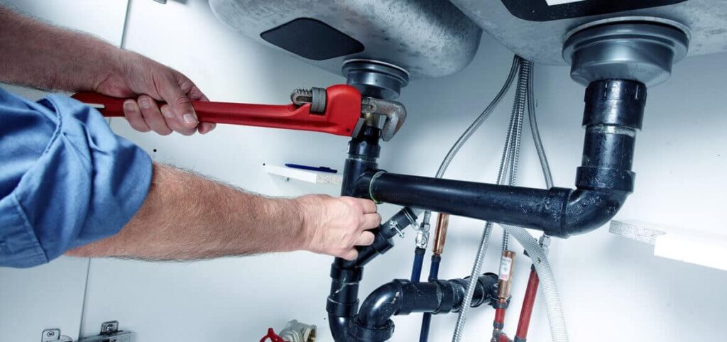 Top Reasons to Call Emergency Plumbers for Immediate Leak Repairs